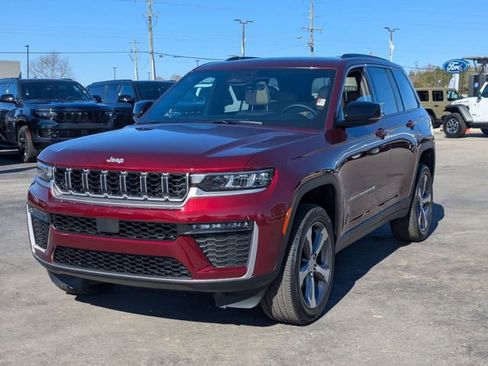 New 2026 Jeep Grand Cherokee Limited RWD image 4
