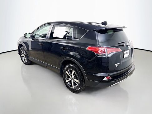 Certified 2018 Toyota RAV4 XLE FWD image 5