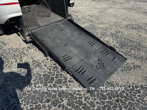 Used 2020 Buick Enclave Essence image 13