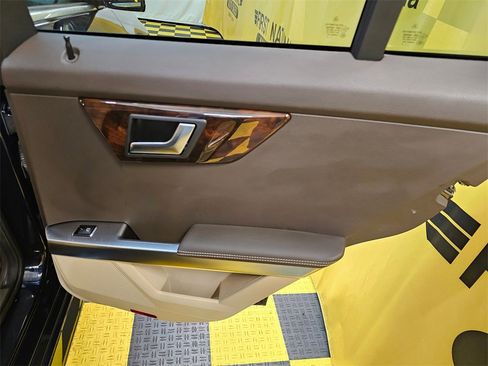 Used 2014 Mercedes-Benz GLK 350 4MATIC image 16