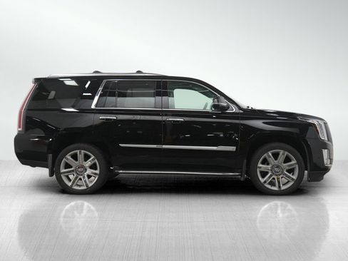 Used 2018 Cadillac Escalade Luxury AWD/4WD image 7
