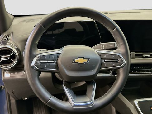 Used 2025 Chevrolet Equinox LT w/ Convenience Package II image 18