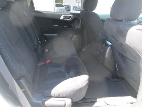 Used 2015 Nissan Pathfinder SV AWD/4WD image 12