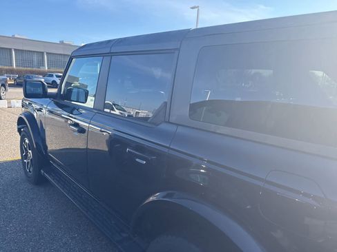 Used 2022 Ford Bronco Outer Banks image 13