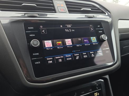 Used 2024 Volkswagen Tiguan SE image 20