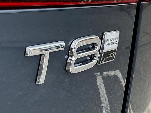 New 2026 Volvo XC60 T8 Ultra w/ Protection Package Premier image 8