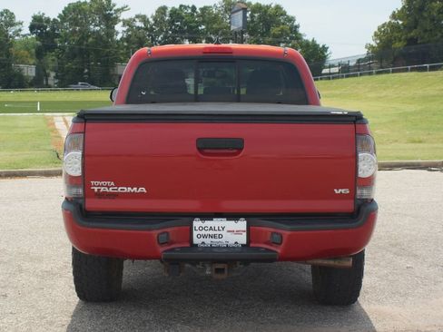 Used 2012 Toyota Tacoma 4x4 Double Cab w/ TRD Sport Pkg image 3