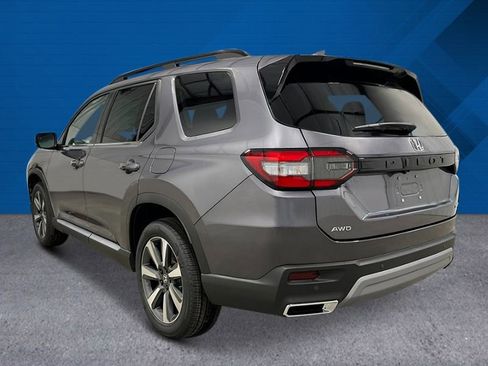 New 2025 Honda Pilot Touring image 6