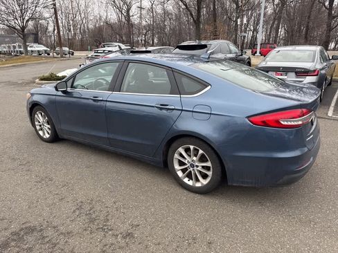 Used 2019 Ford Fusion SE image 18