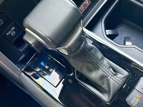 Used 2025 Toyota Tundra Platinum AWD/4WD image 18