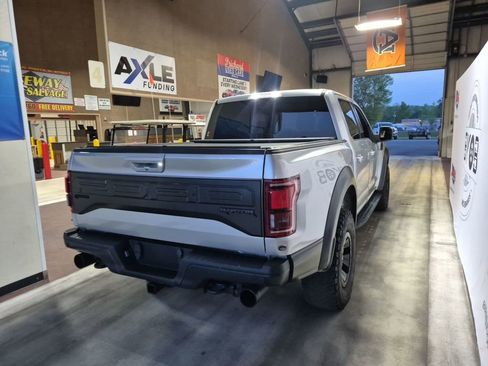 Used 2017 Ford F150 Raptor w/ Equipment Group 802A Luxury image 8