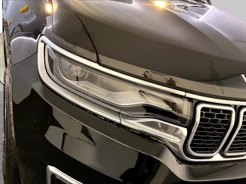 Used 2022 Jeep Wagoneer Series II AWD/4WD image 26