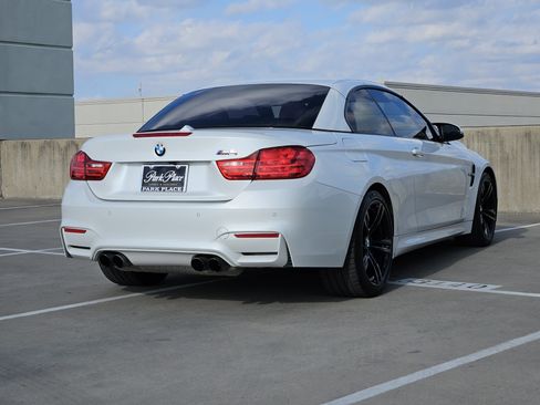 Used 2016 BMW M4 Convertible image 8