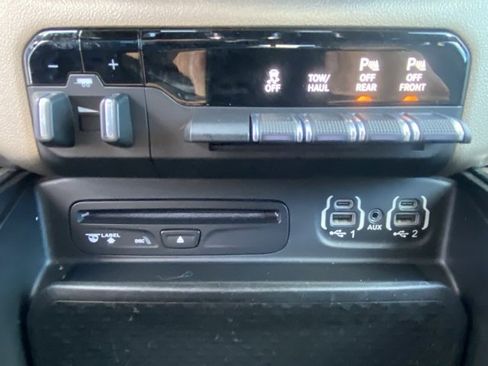 Used 2019 RAM 1500 Laramie w/ Sport Appearance Package image 22