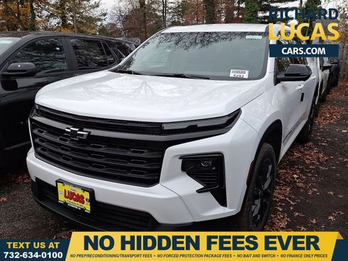 New 2026 Chevrolet Traverse LT image 1