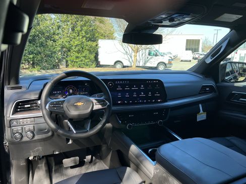 New 2026 Chevrolet Suburban LT w/ Comfort Package image 32