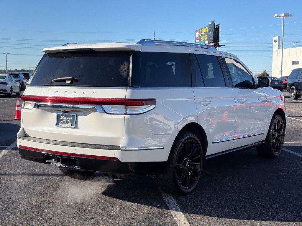 Used 2023 Lincoln Navigator Reserve AWD/4WD image 5