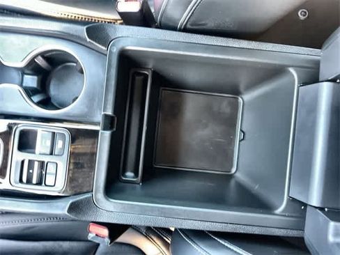 Certified 2024 Honda Pilot Touring image 27