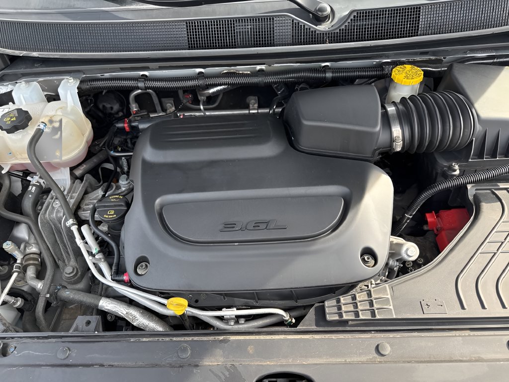 Used 2024 Chrysler Pacifica Touring-L FWD image 31