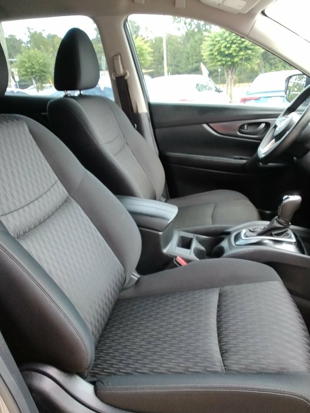 Used 2020 Nissan Rogue S AWD/4WD image 10