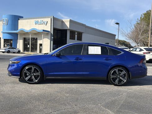 Used 2024 Honda Accord Sport image 2