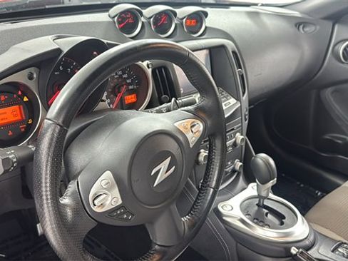 Used 2017 Nissan 370Z Touring image 28