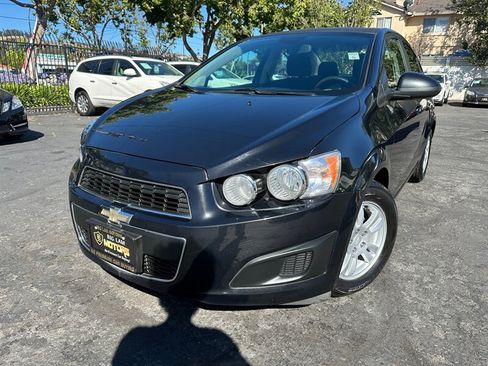 Used 2013 Chevrolet Sonic LT FWD image 1