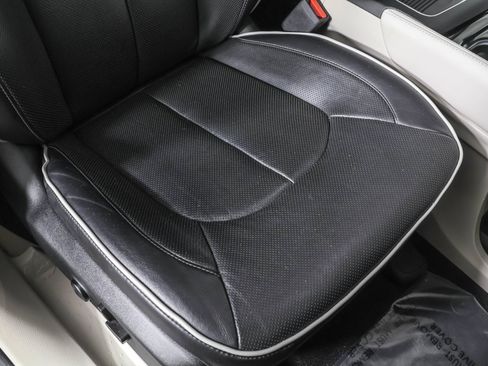 Used 2022 Chrysler Pacifica Limited image 47