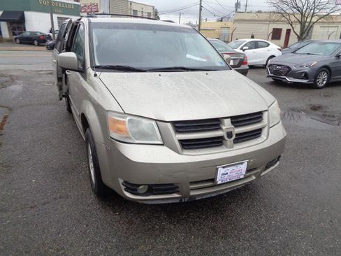 Used 2009 Dodge Grand Caravan SXT image 15