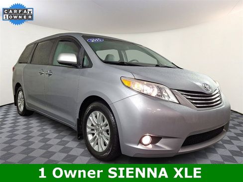 Used 2015 Toyota Sienna XLE image 1
