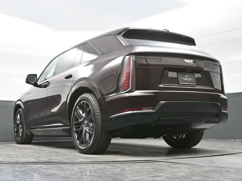 New 2025 Cadillac Escalade IQ Sport 2 w/ LPO, ONYX Package image 21