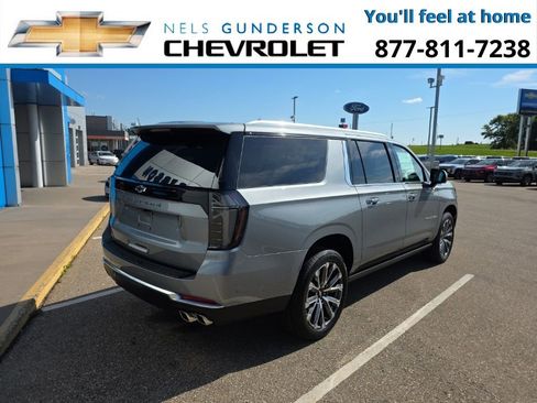 New 2026 Chevrolet Suburban High Country image 7