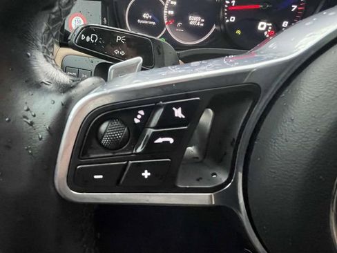 Used 2023 Porsche Cayenne Platinum Edition image 21