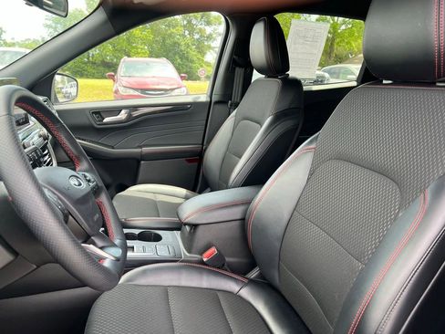Used 2025 Ford Escape ST-Line AWD/4WD image 4