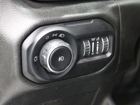 Used 2022 Jeep Wrangler Unlimited Sport image 18