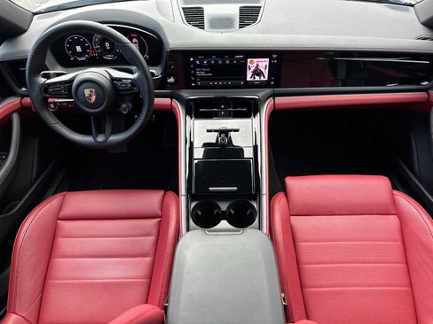 Certified 2025 Porsche Panamera image 6