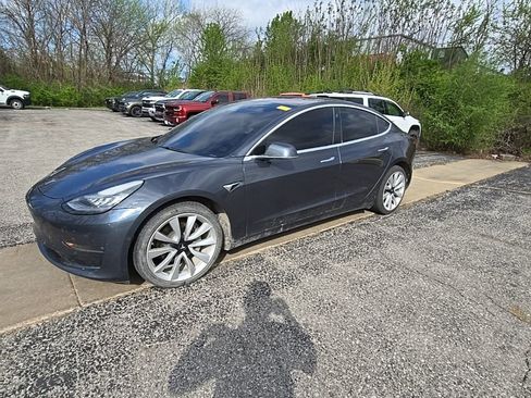 Used 2018 Tesla Model 3 Long Range image 2