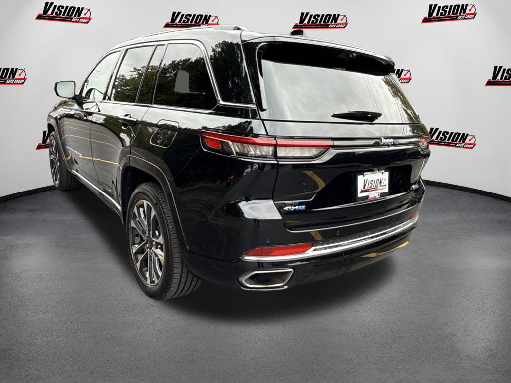 Used 2023 Jeep Grand Cherokee Overland w/ Luxury Tech Group IV AWD/4WD image 7