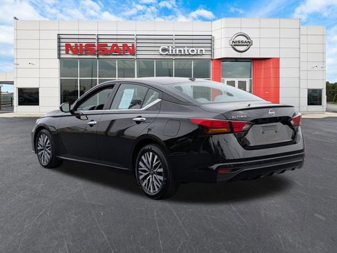 Certified 2025 Nissan Altima 2.5 SV image 5