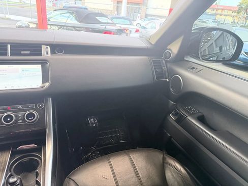 Used 2017 Land Rover Range Rover Sport HSE image 11