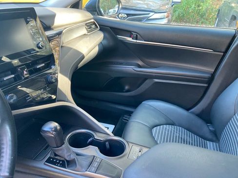 Used 2022 Toyota Camry SE image 16