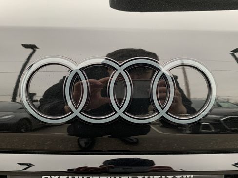 New 2026 Audi SQ7 Prestige image 19