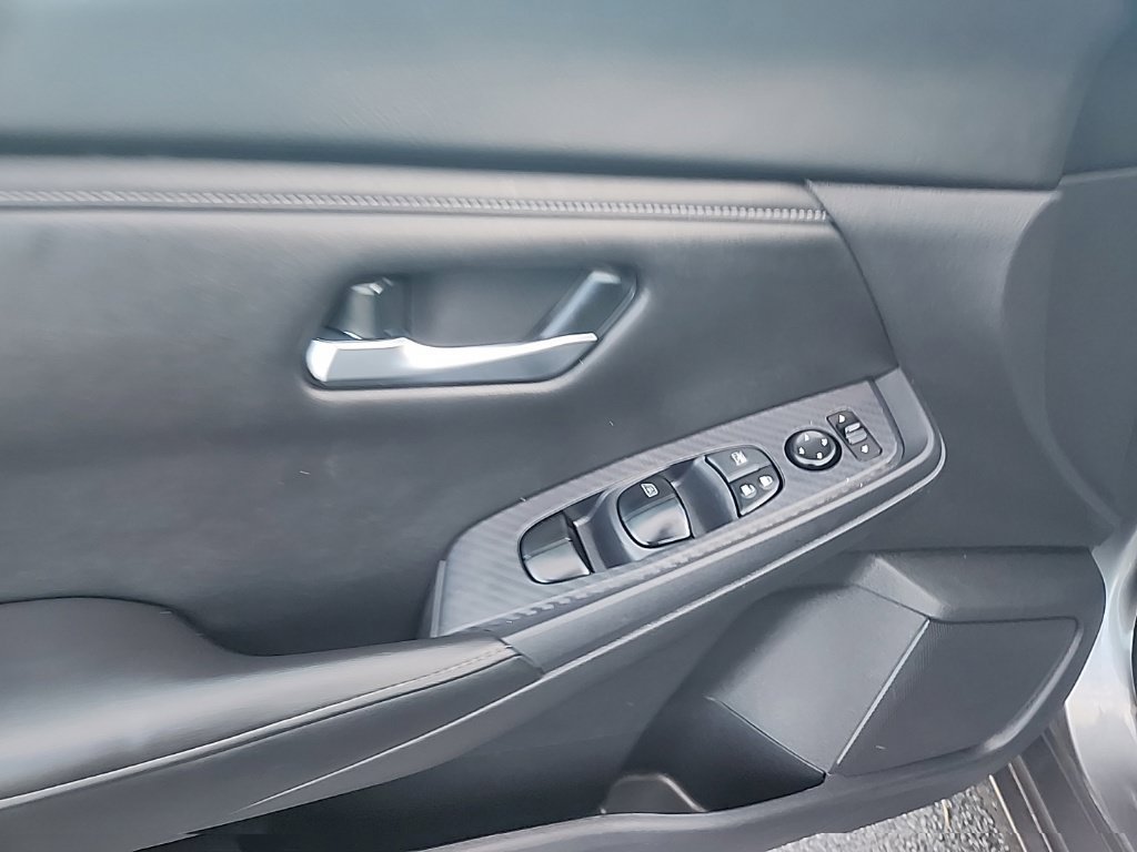 Certified 2023 Nissan Sentra SV FWD image 12