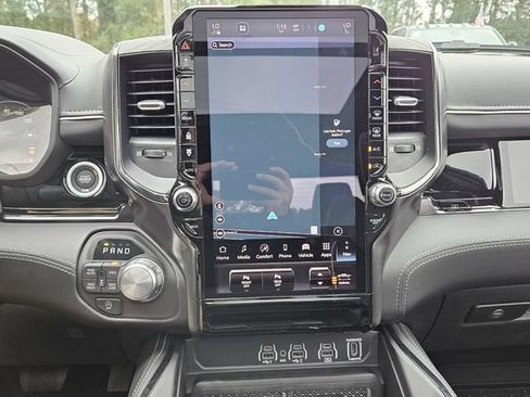 New 2025 RAM 1500 Limited AWD/4WD image 18