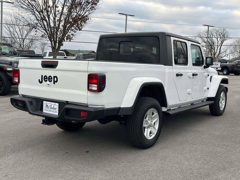 Used 2023 Jeep Gladiator Sport image 7