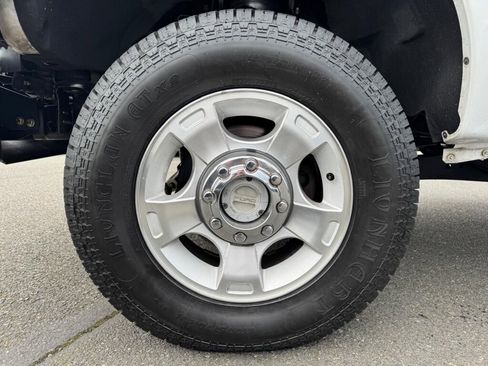 Used 2012 Ford F250 XLT w/ XLT Interior Pkg image 10