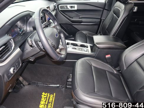 Used 2020 Ford Explorer XLT w/ Equipment Group 202A image 17