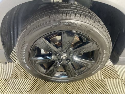 Used 2025 Honda Pilot Black Edition image 5