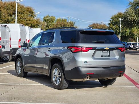 Used 2023 Chevrolet Traverse LT image 5
