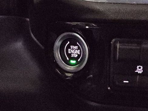 Used 2023 GMC Sierra 1500 SLE image 16